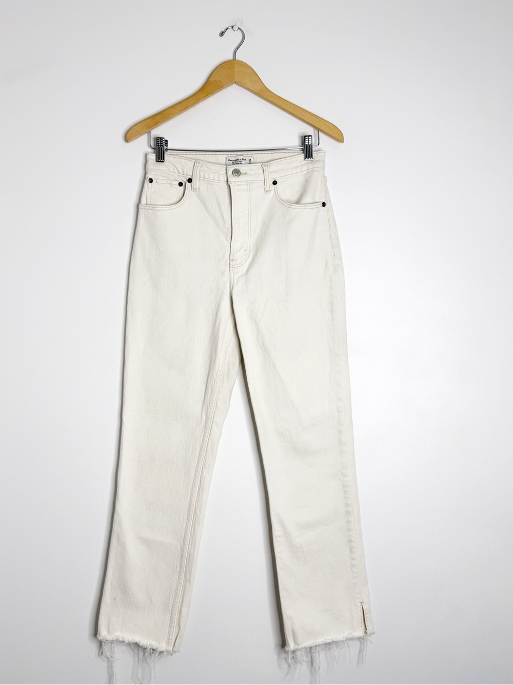 Abercrombie & Fitch 90s Straight Ultra High Rise Jeans Size 6/28 Cream
